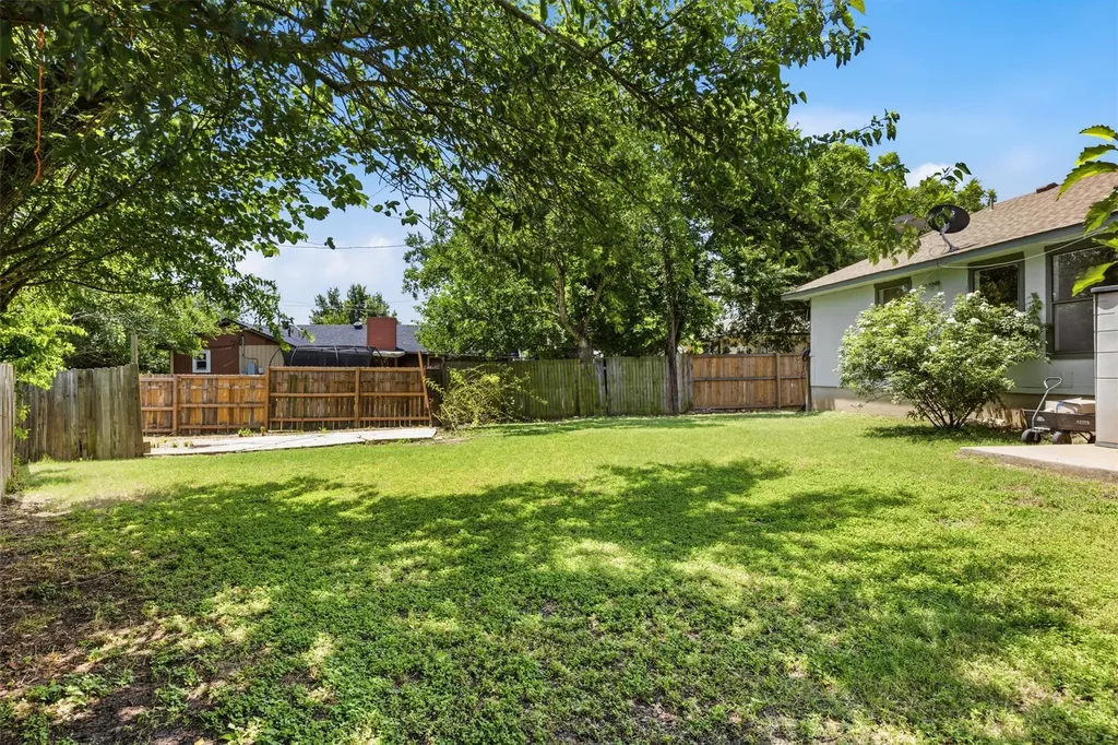 2702 Julie Cove Taylor TX 76574