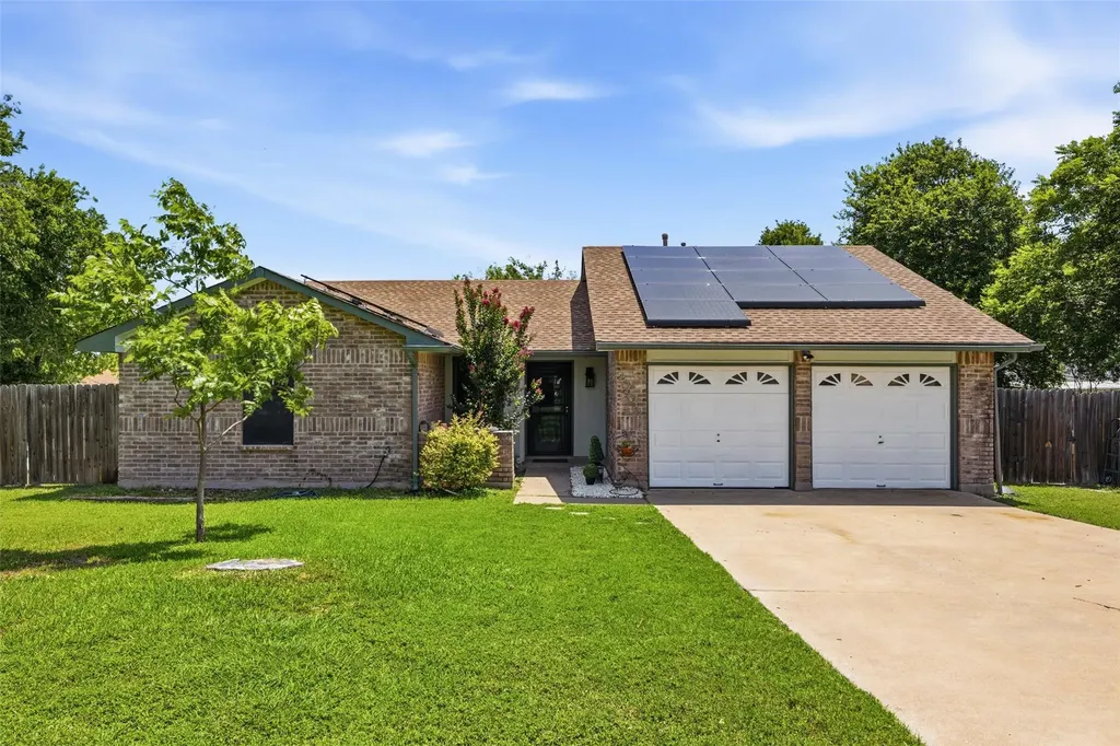 2702 Julie Cove Taylor TX 76574
