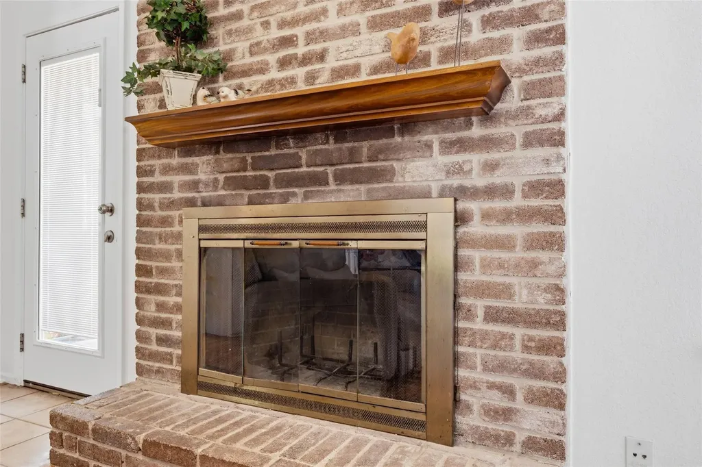 2702 Julie Cove Taylor TX 76574