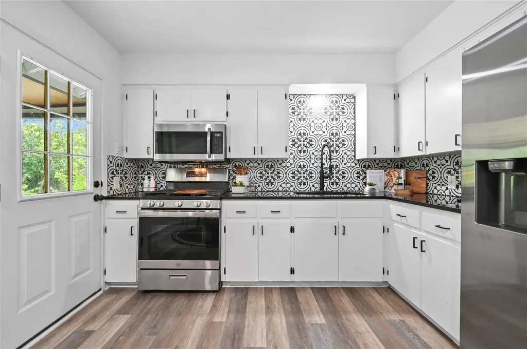 6407 Cooper Lane Austin TX 78745