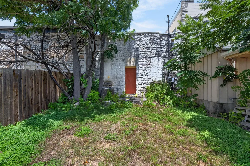 308 S Main Street Burnet TX 78611