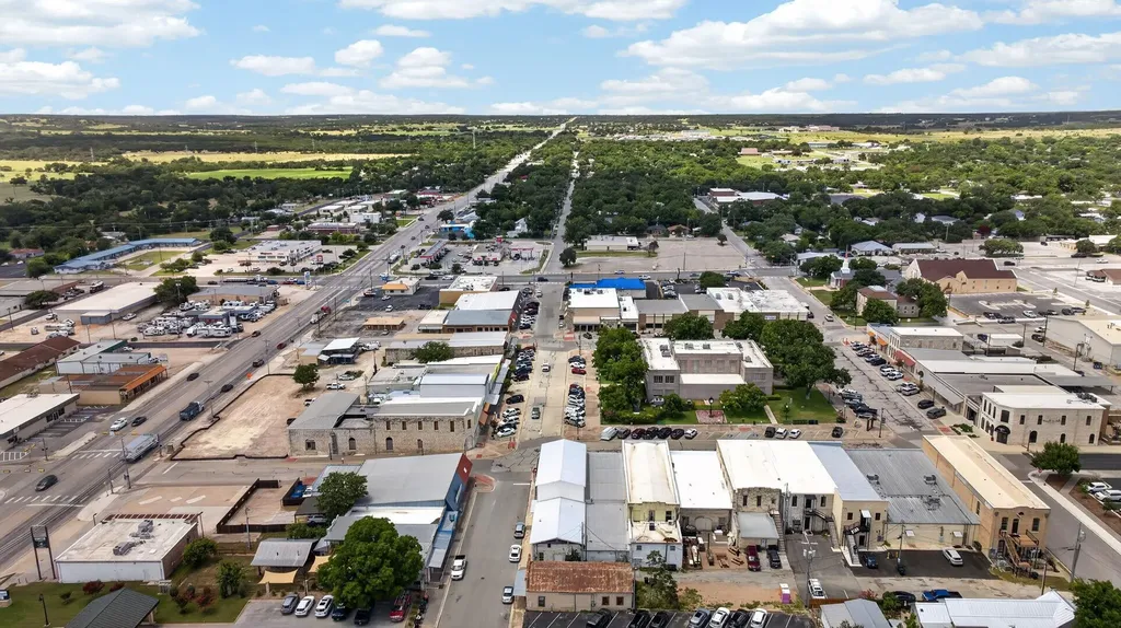 308 S Main Street Burnet TX 78611
