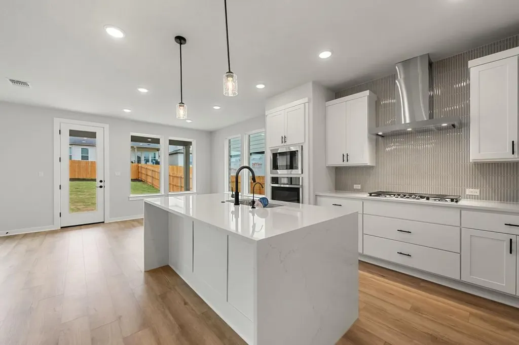 218 Grayson Elm Pass Dripping Springs TX 78620