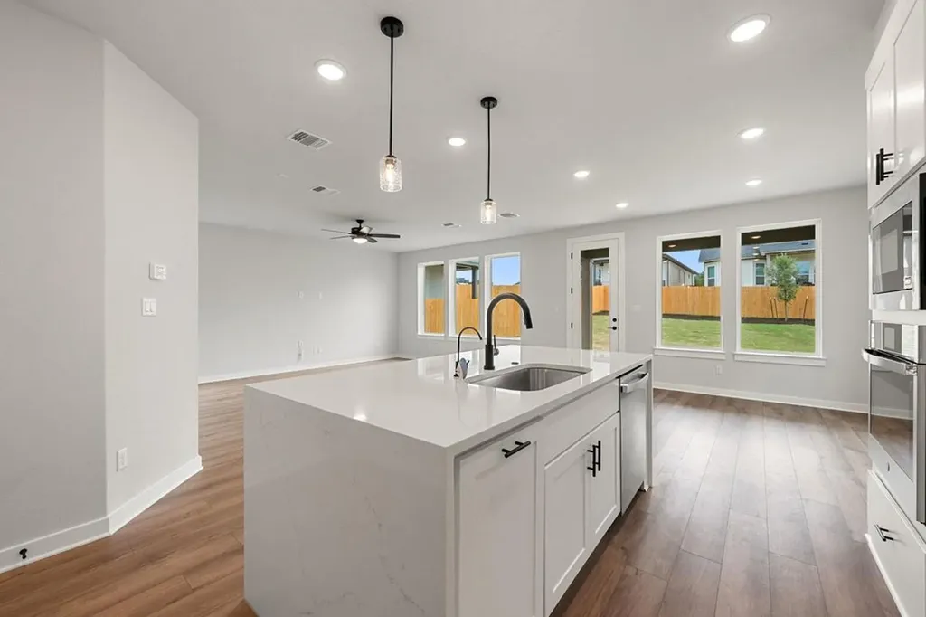 218 Grayson Elm Pass Dripping Springs TX 78620