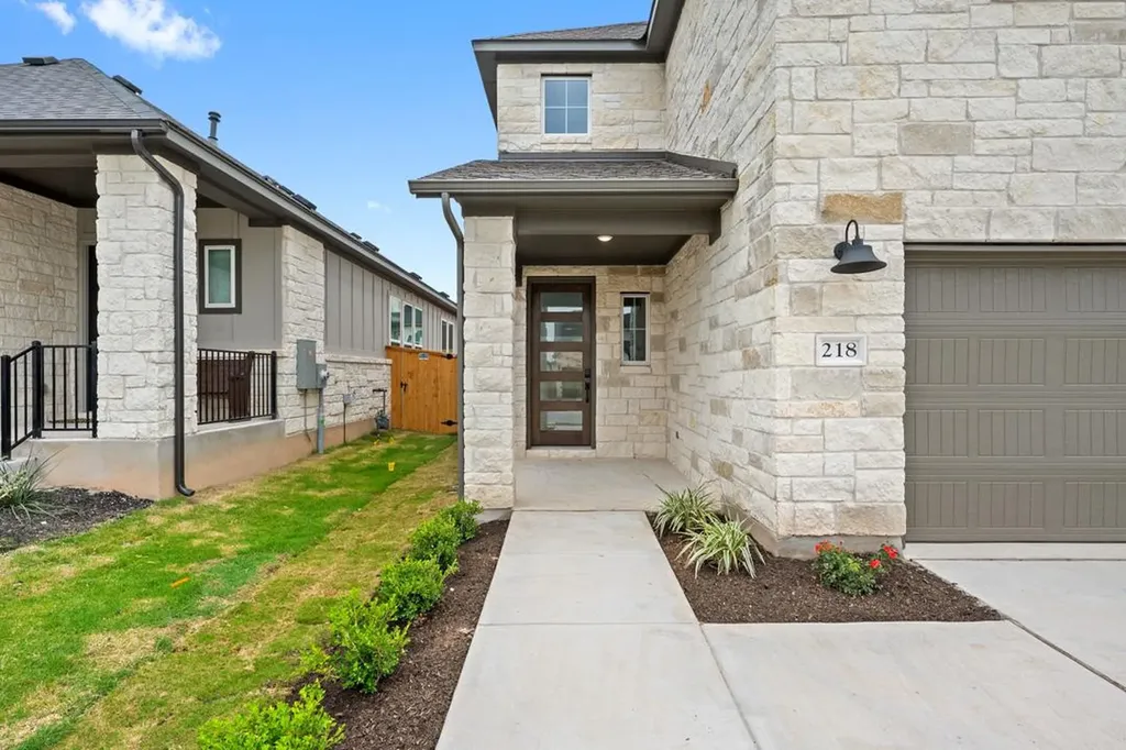 218 Grayson Elm Pass Dripping Springs TX 78620