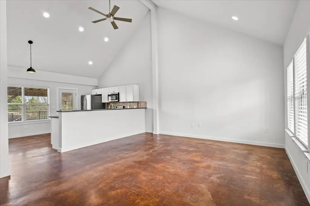9913 Little Creek Circle Dripping Springs TX 78620