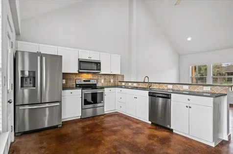 9913 Little Creek Circle Dripping Springs TX 78620