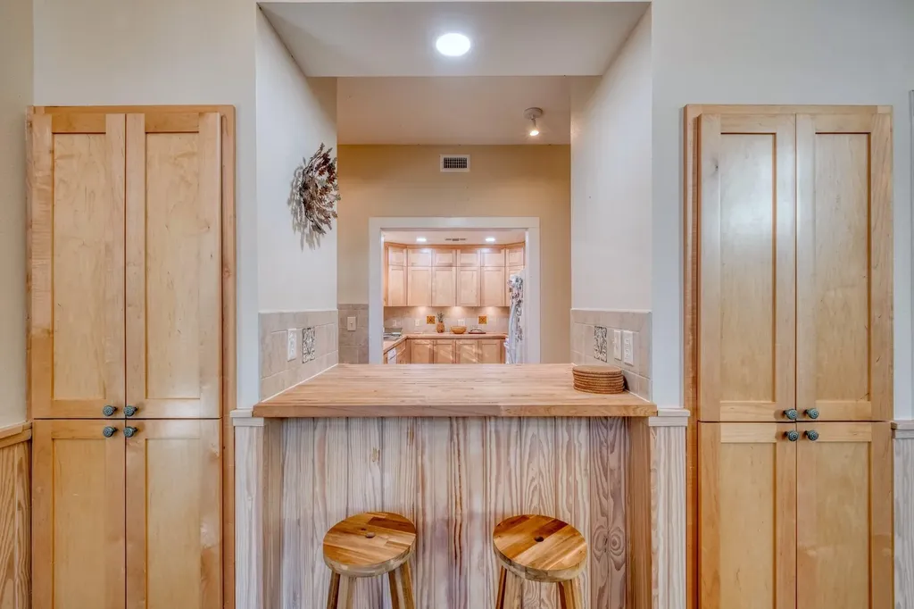 123 Bowie Trail Luling TX 78648