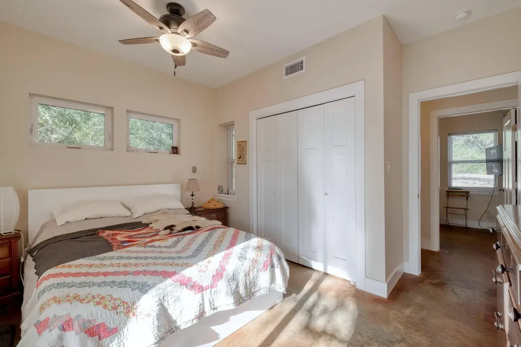123 Bowie Trail Luling TX 78648