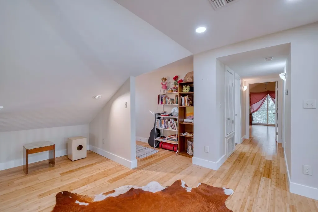 123 Bowie Trail Luling TX 78648