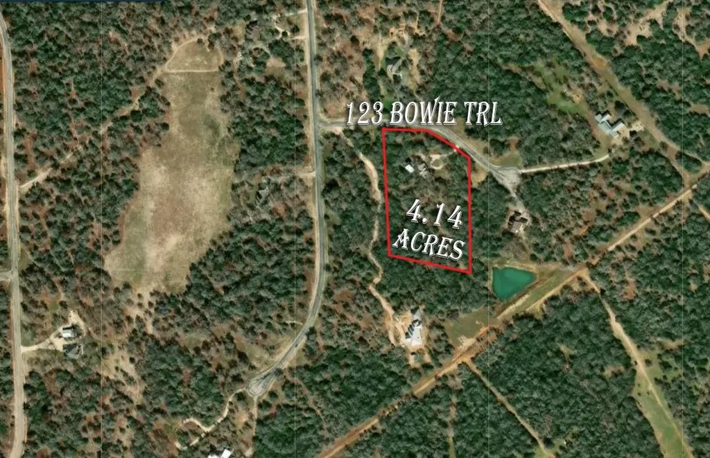 123 Bowie Trail Luling TX 78648