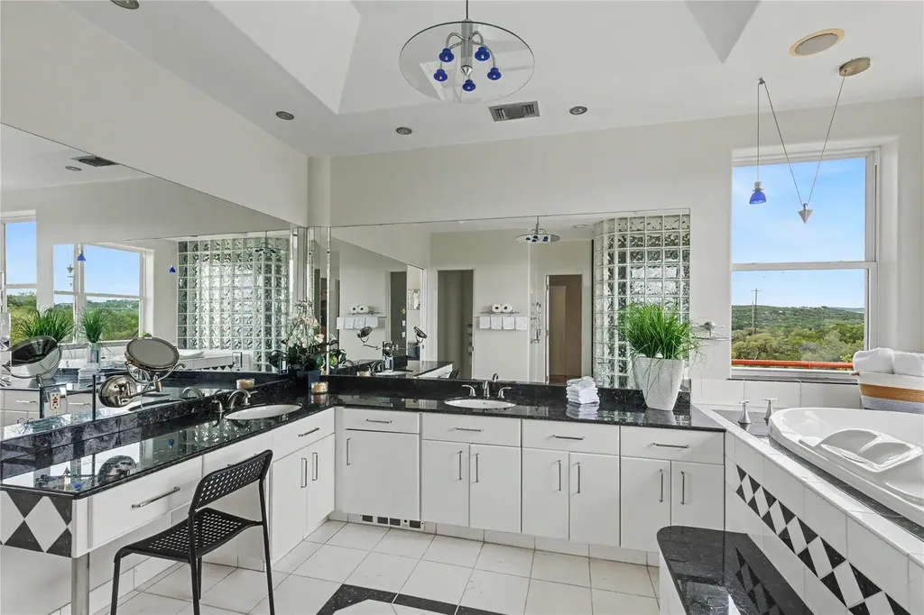 20202 Barnett Glenn Road Spicewood TX 78669