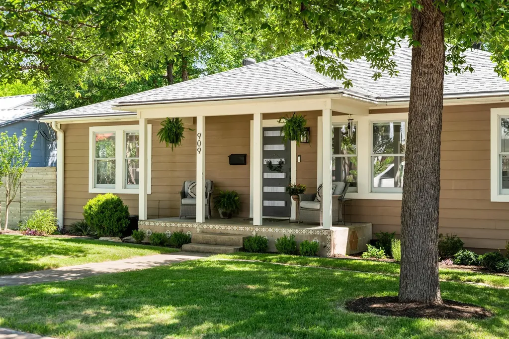 909 Ruth Avenue Austin TX 78757