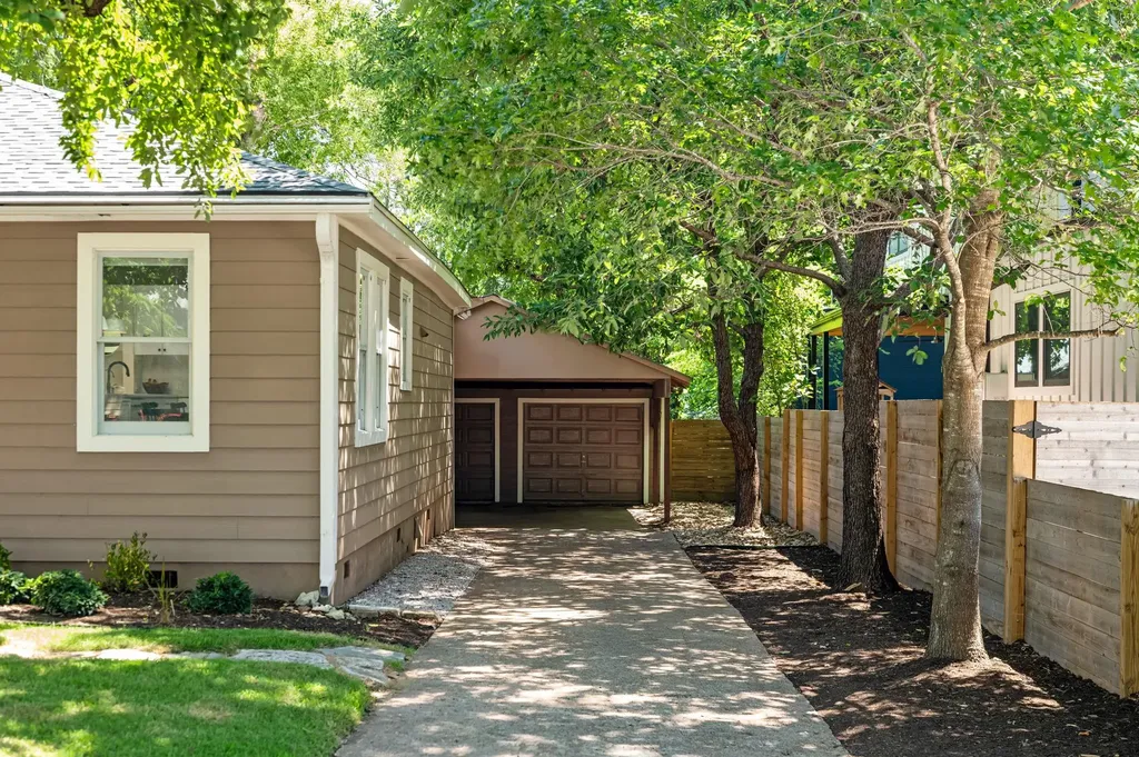 909 Ruth Avenue Austin TX 78757