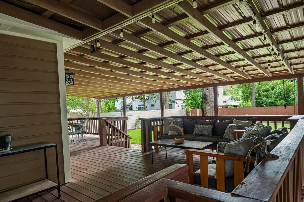 909 Ruth Avenue Austin TX 78757