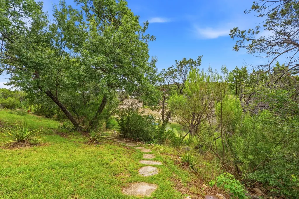 1101 Ivean Pearson Road Lago Vista TX 78645