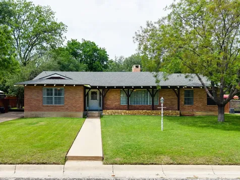 1409 W North Avenue Lampasas TX 76550