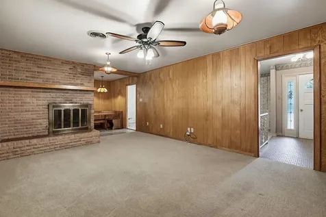 1409 W North Avenue Lampasas TX 76550