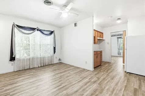 1409 W North Avenue Lampasas TX 76550