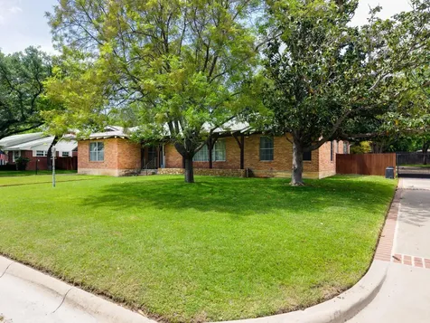 1409 W North Avenue Lampasas TX 76550