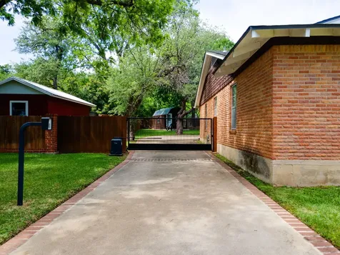 1409 W North Avenue Lampasas TX 76550