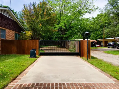 1409 W North Avenue Lampasas TX 76550