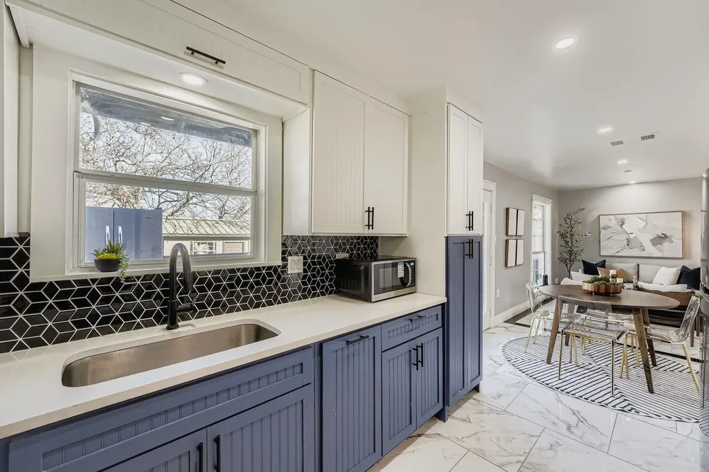 7004 E Meadow Bend Drive Austin TX 78724