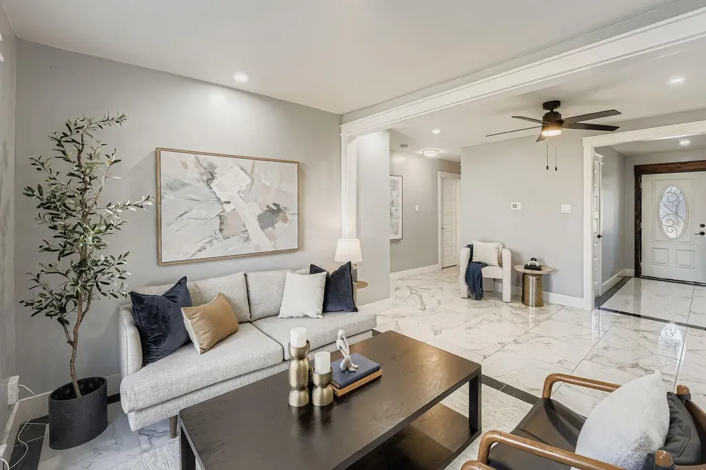 7004 E Meadow Bend Drive Austin TX 78724