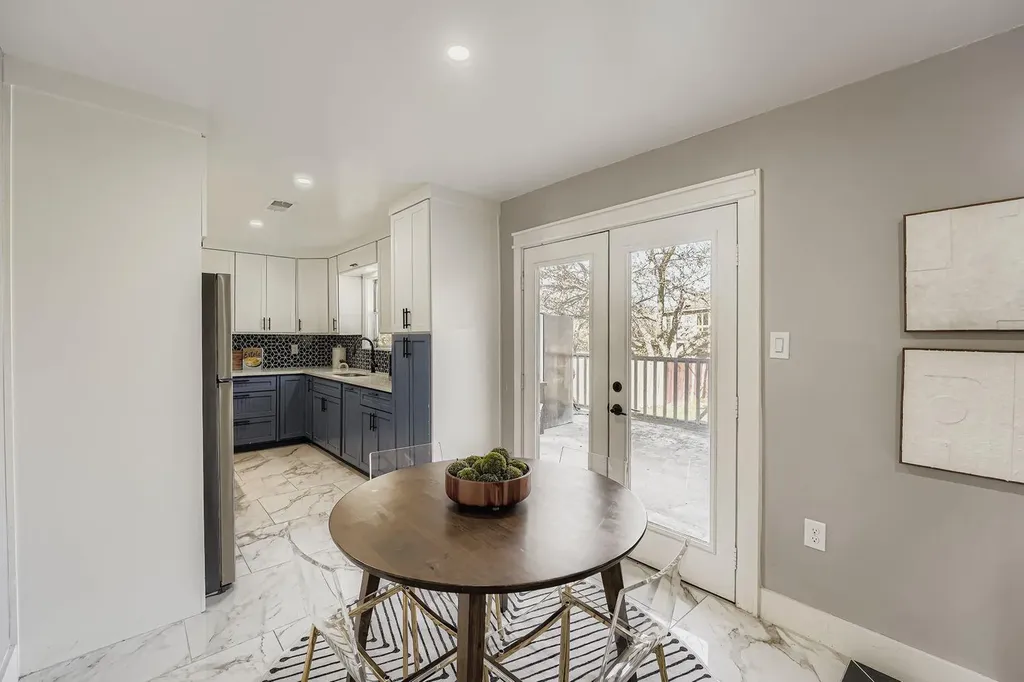 7004 E Meadow Bend Drive Austin TX 78724