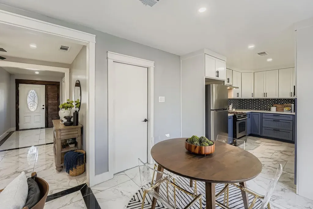 7004 E Meadow Bend Drive Austin TX 78724