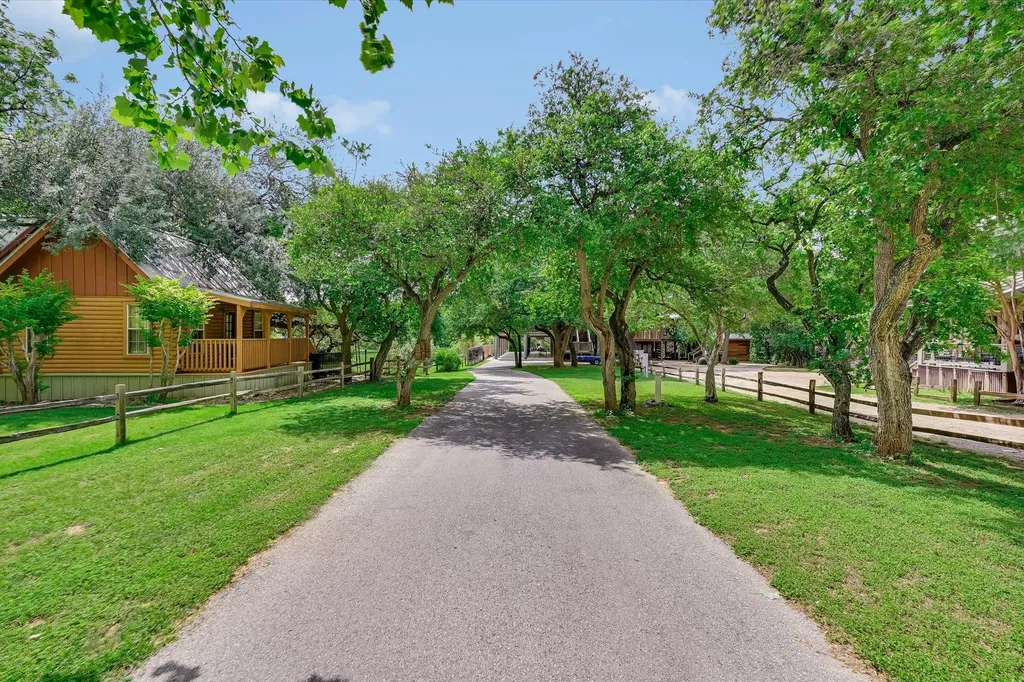 1220 Sleepy Hollow Ln Lane New Braunfels TX 78130
