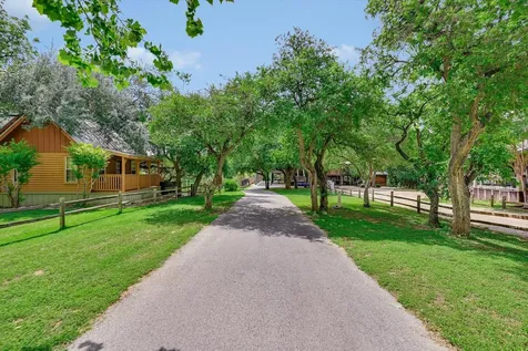 1220 Sleepy Hollow Ln Lane New Braunfels TX 78130