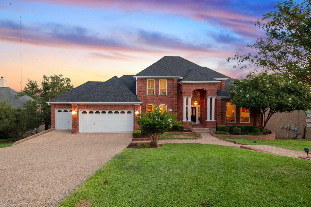 2807 Round Table Road Austin TX 78746