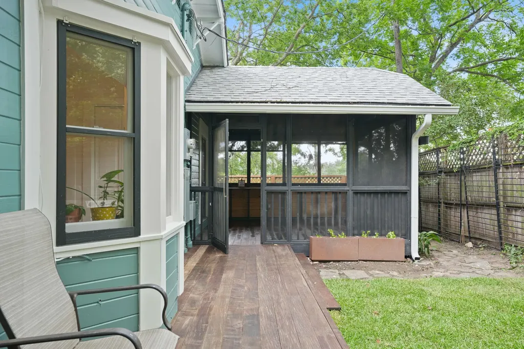517 E 38th 1/2 Street Austin TX 78751