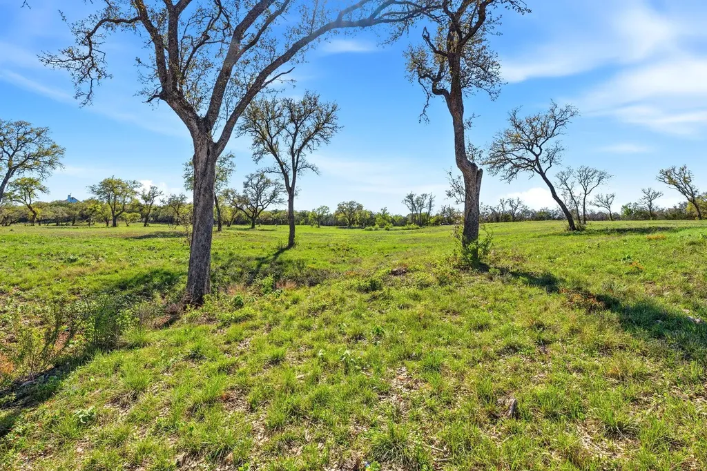 4 Creek Hollow Way Spicewood TX 78669