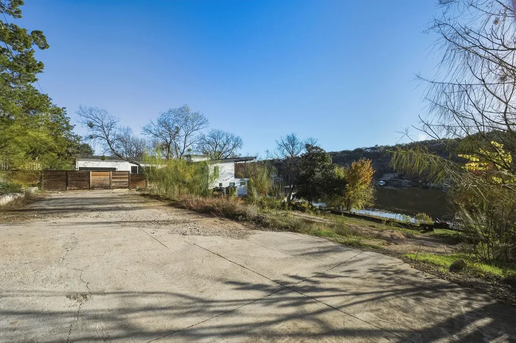 3607 Robbins Road Austin TX 78730