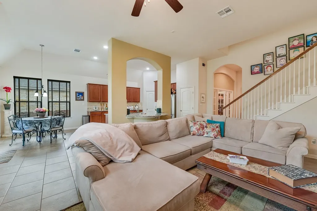 1827 Tall Chief Leander TX 78641