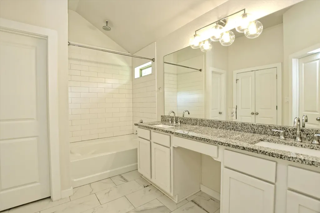 10620 W Lakeview Drive Jonestown TX 78645