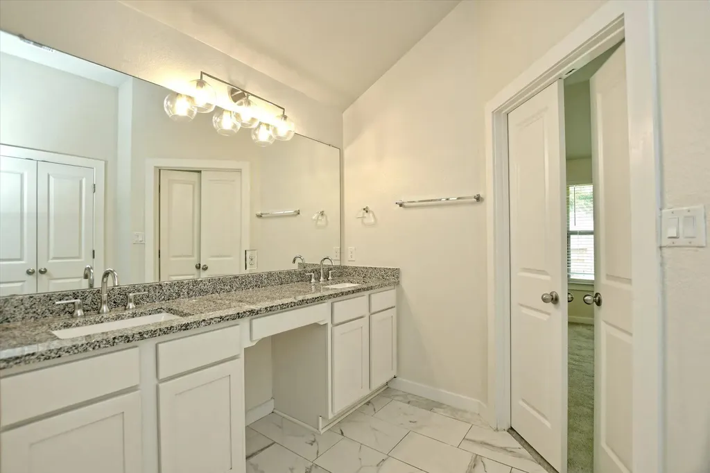 10620 W Lakeview Drive Jonestown TX 78645