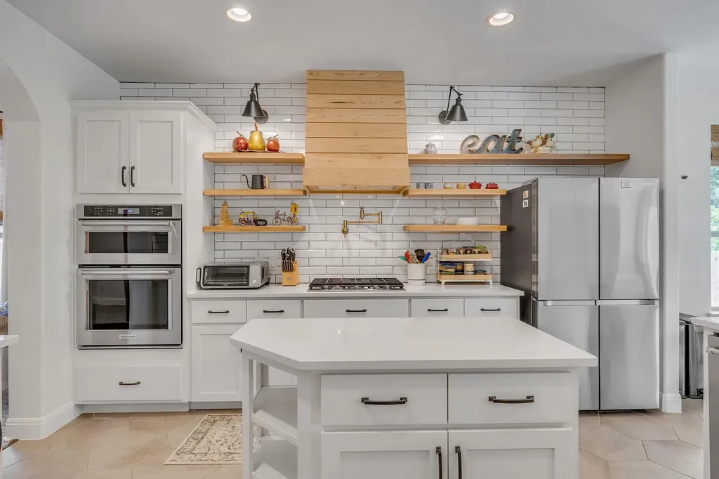 2421 Turtle Mountain Bend Austin TX 78748