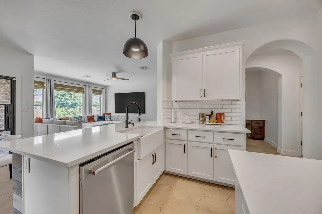2421 Turtle Mountain Bend Austin TX 78748