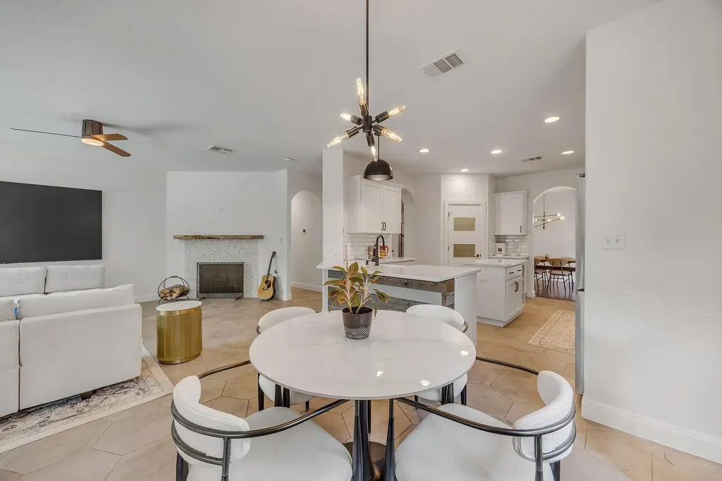 2421 Turtle Mountain Bend Austin TX 78748