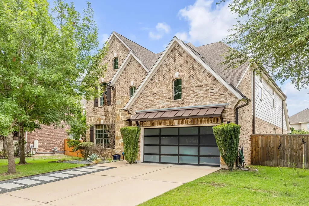 2421 Turtle Mountain Bend Austin TX 78748