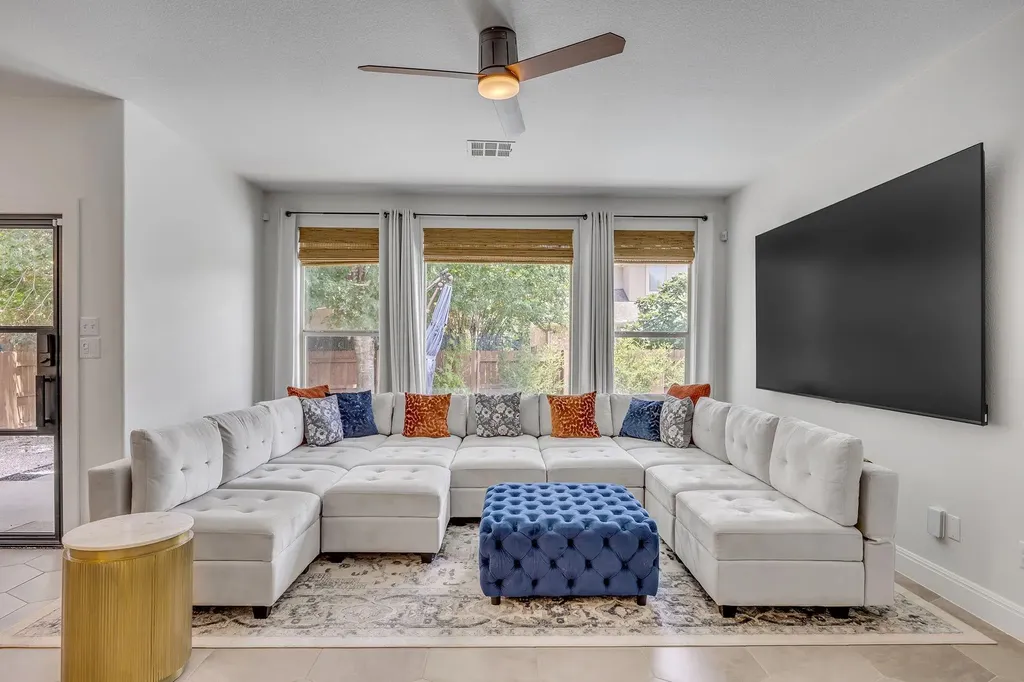 2421 Turtle Mountain Bend Austin TX 78748