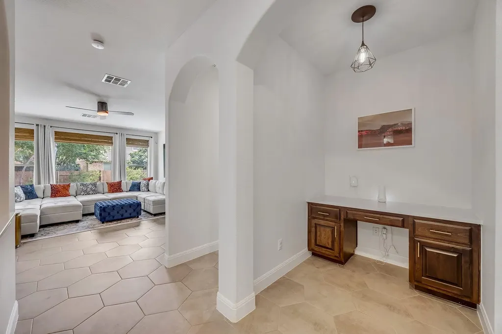 2421 Turtle Mountain Bend Austin TX 78748