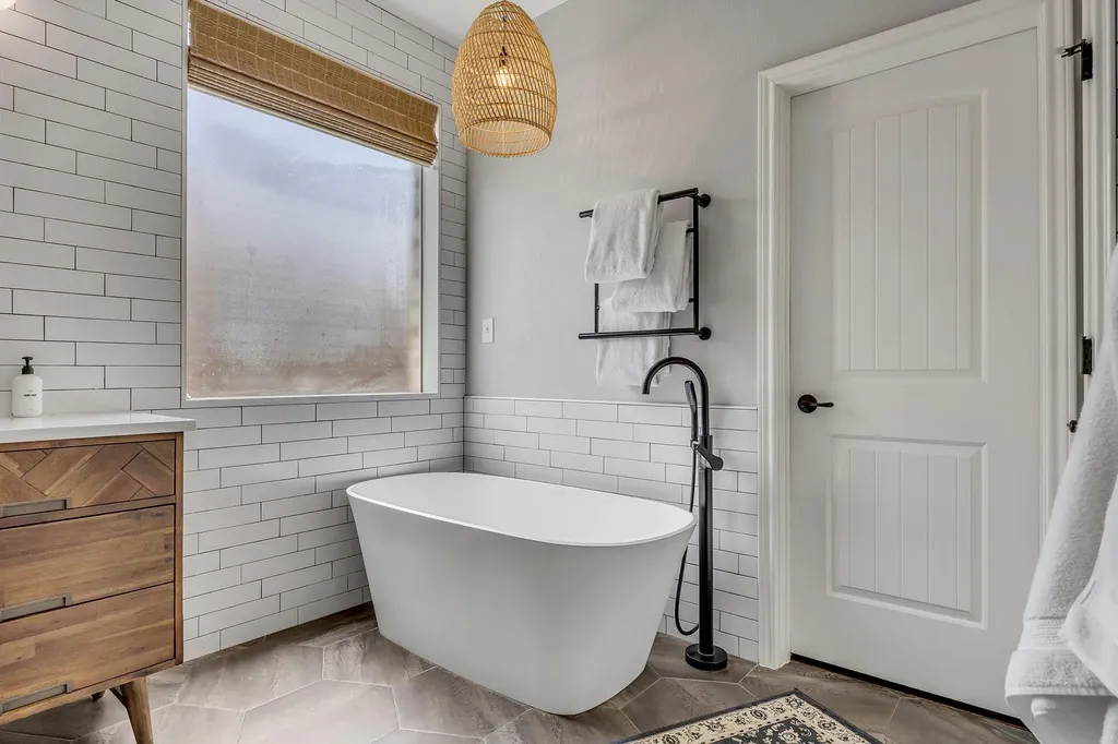 2421 Turtle Mountain Bend Austin TX 78748