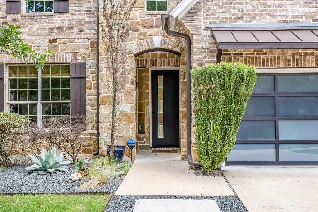 2421 Turtle Mountain Bend Austin TX 78748