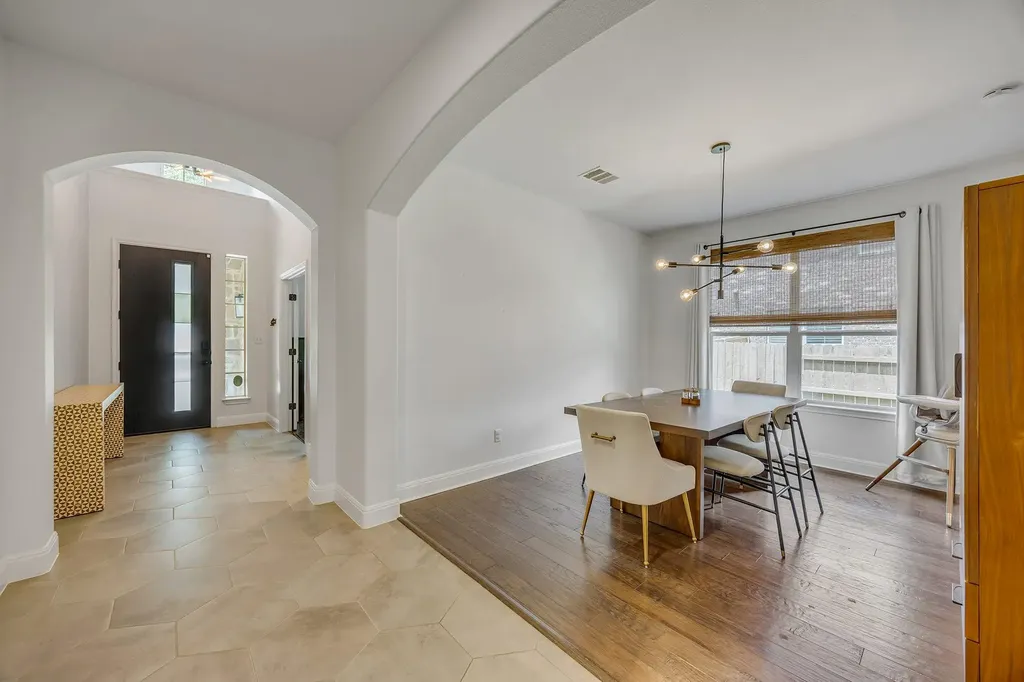 2421 Turtle Mountain Bend Austin TX 78748