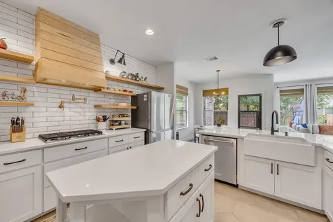 2421 Turtle Mountain Bend Austin TX 78748