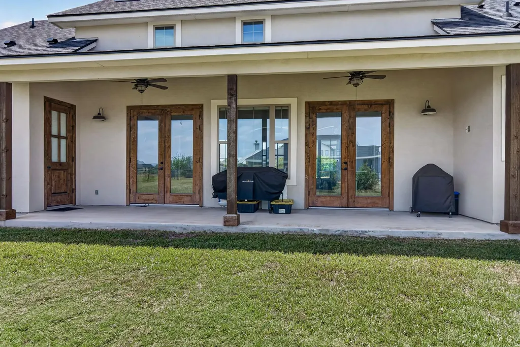 101 Alf Hunter Blanco TX 78606